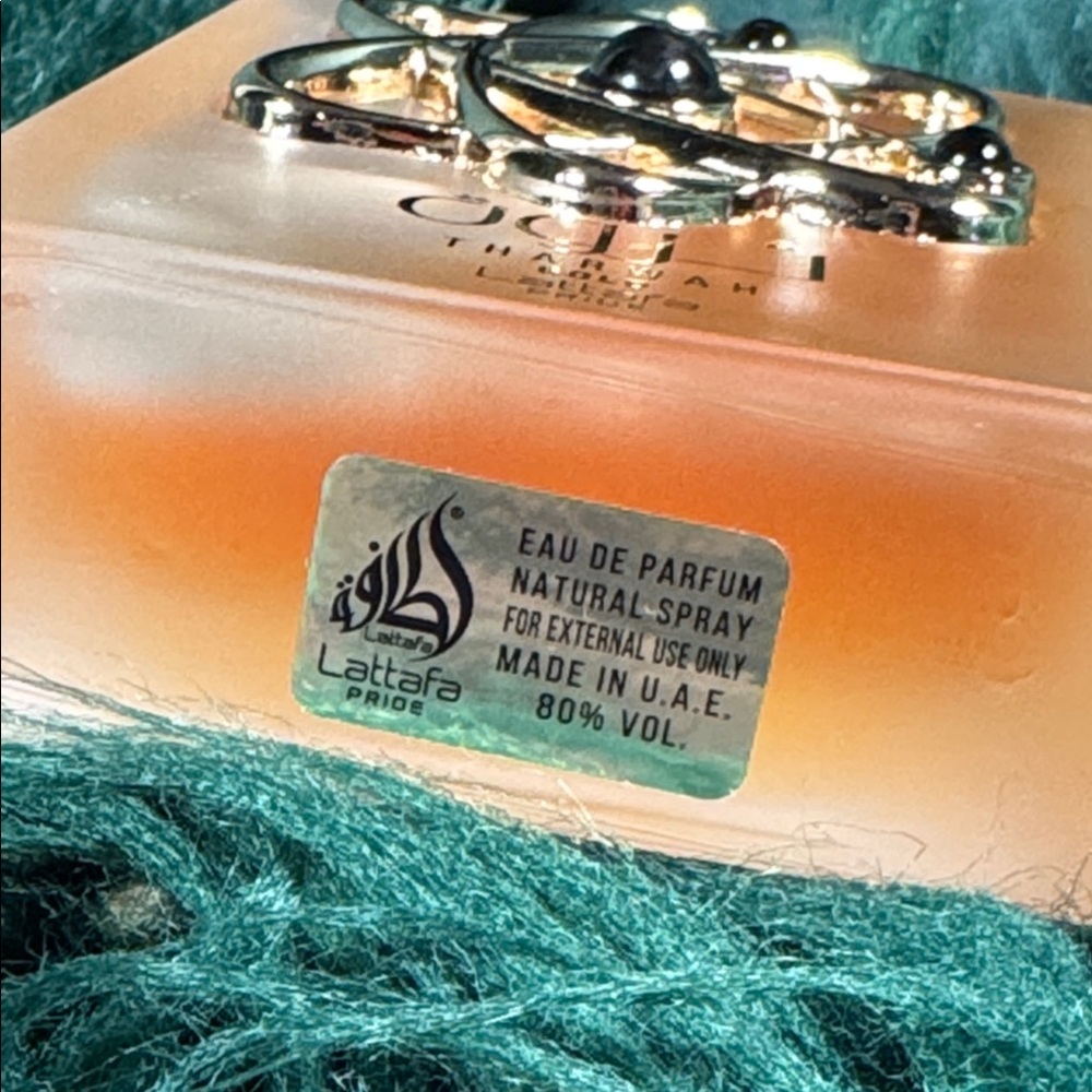 Lattafa Perfumes Tharwah Gold for Unisex Eau de Parfum Spray, 3.4 Ounce 100ml - Picture 3 of 5